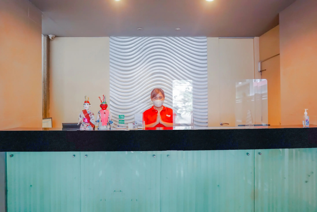 Lobby & Reception