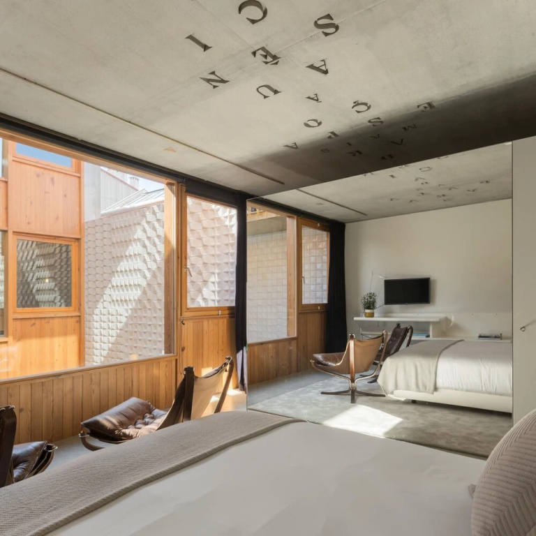 Standard Double room with courtyard view (full double bed)