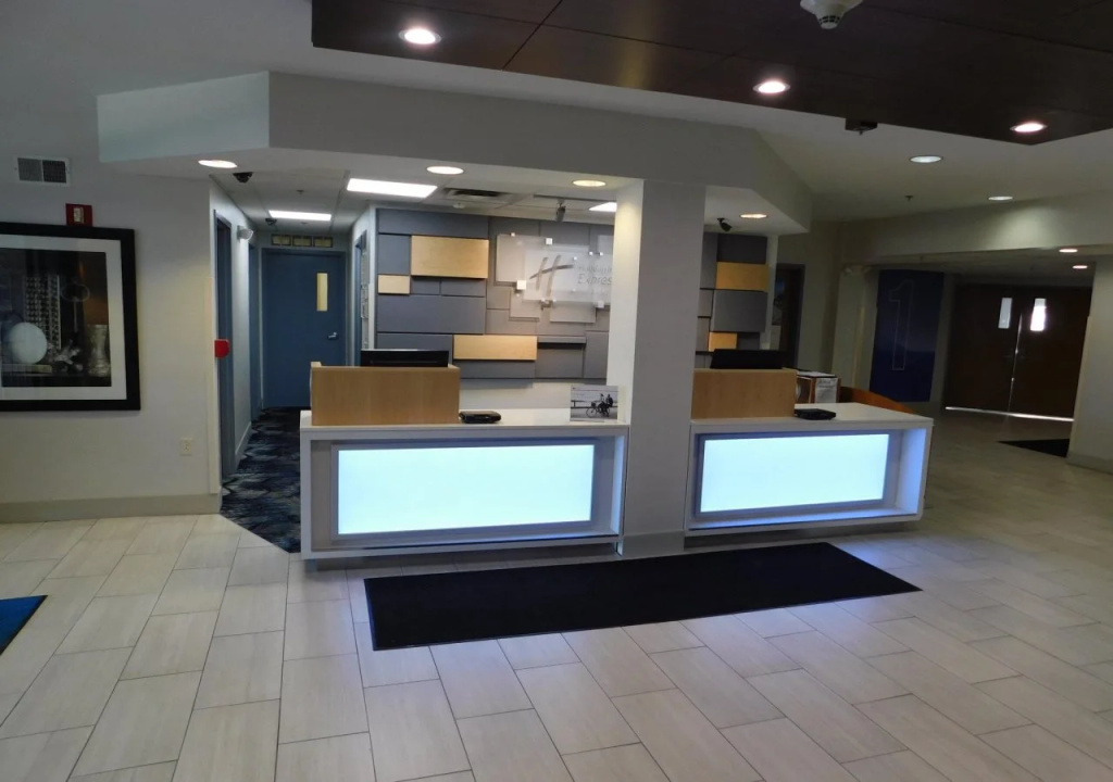 Lobby & Reception