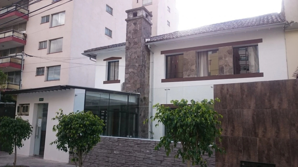 Hotel + Arte
