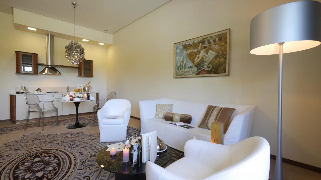 Deluxe Double room (full double bed)