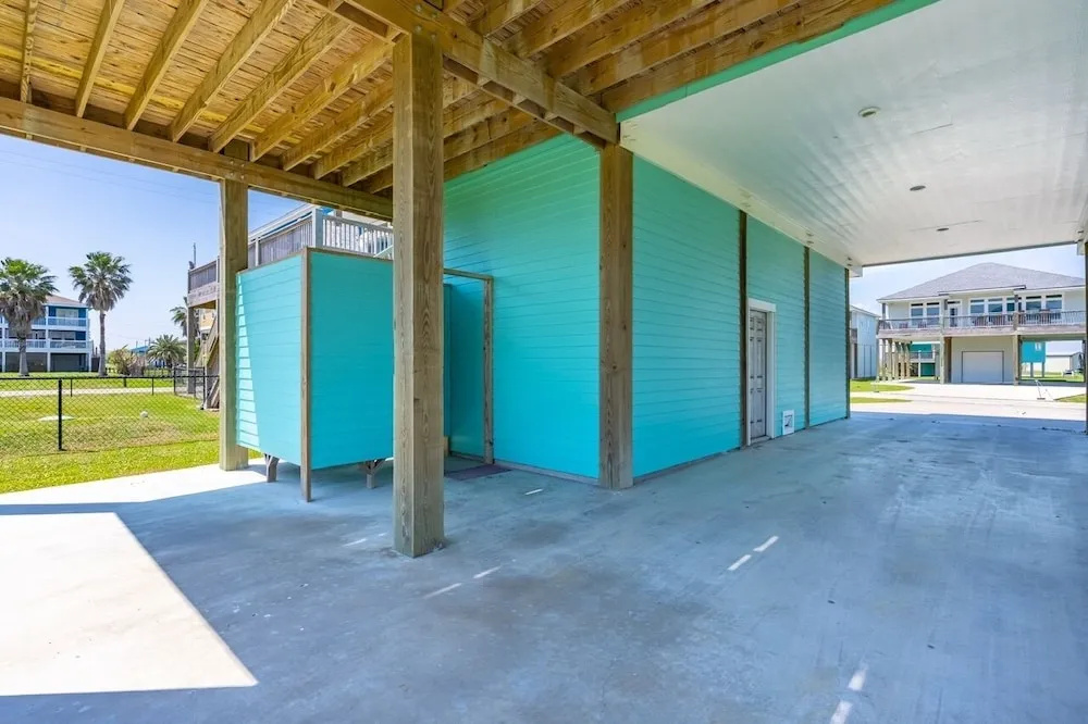 Beach Please 3 Bedroom Home