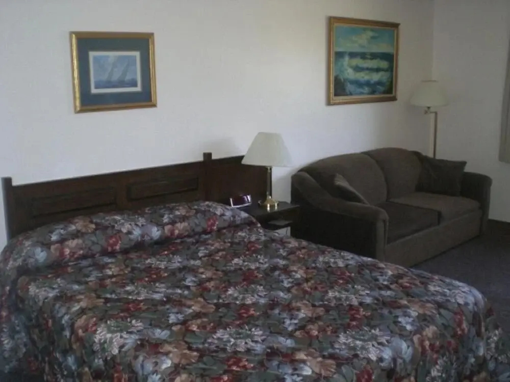 Economy Quadruple room
