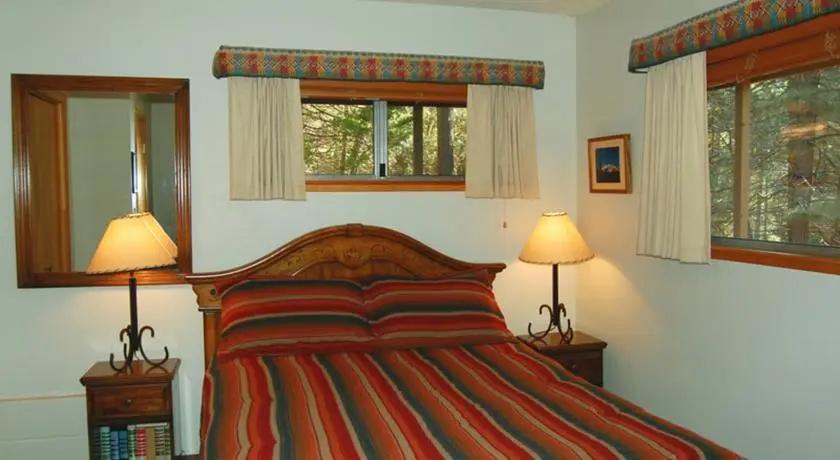 RedAwning Cabin #10B Eagles Nest