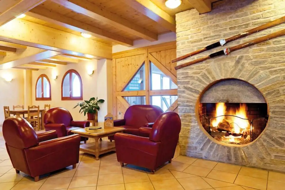 Lobby & Reception