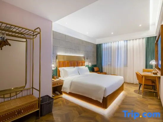 Deluxe Double room (full double bed)