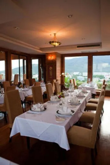 Food & Beverage