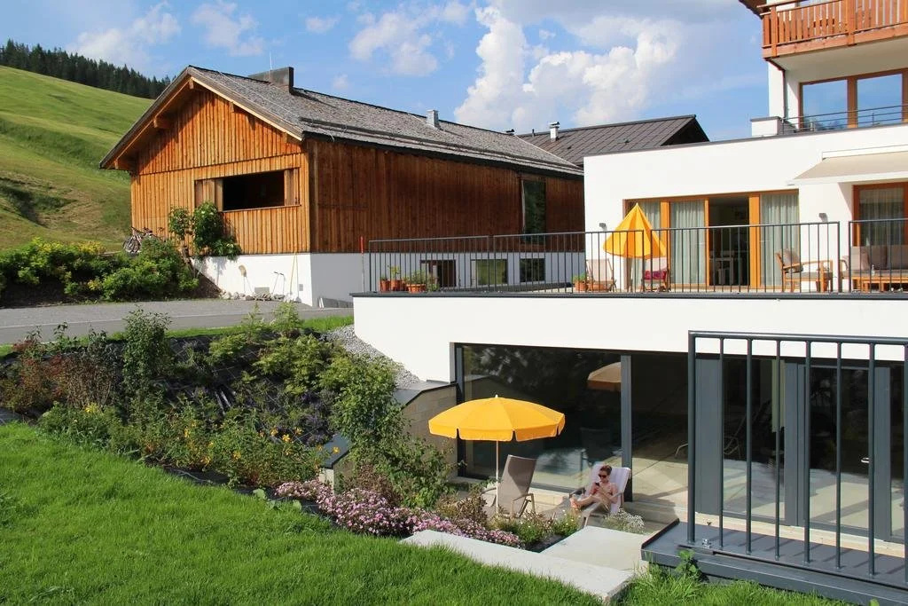 Balcony & Terrace