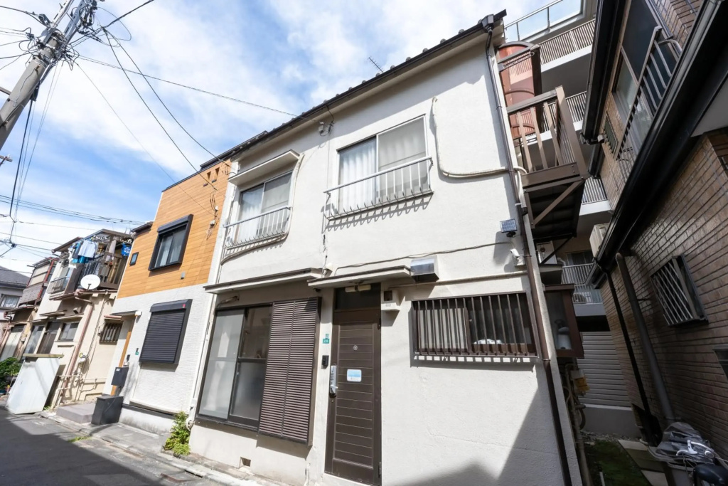 一棟貸し宿, 東京一之江ハウス6名定員, 家族歓迎, 無料wifi, ディズニーバス38分, 駐車場ありません
