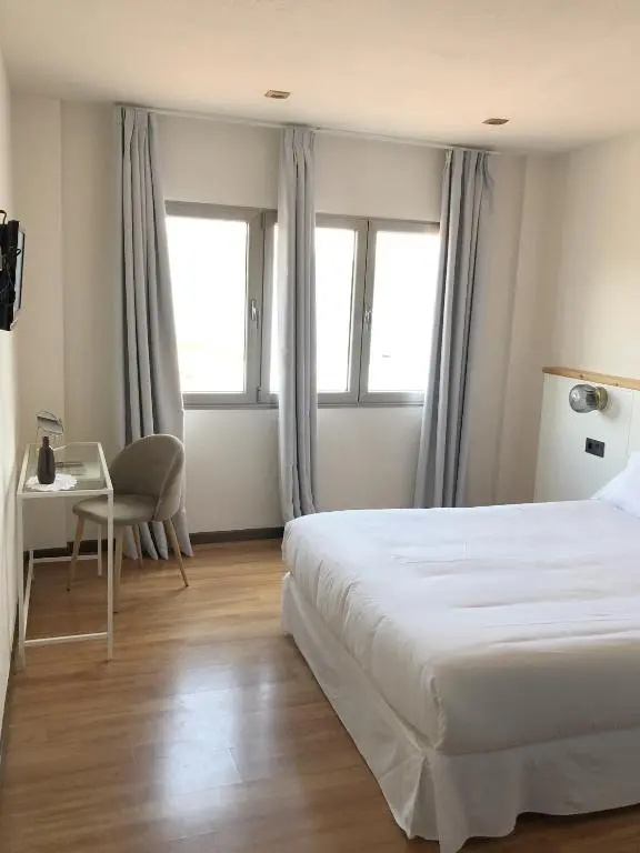 Standard Double room with sea view (full double bed)