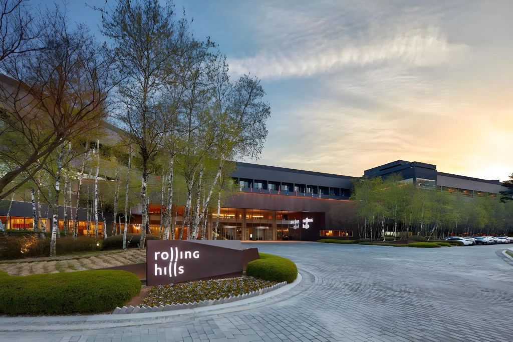 Rolling Hills Hotel