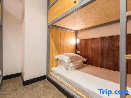 Bed in Dorm (female dorm)