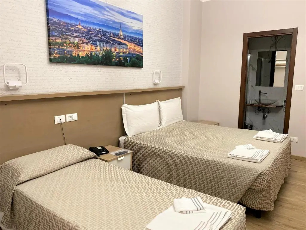Standard Triple room