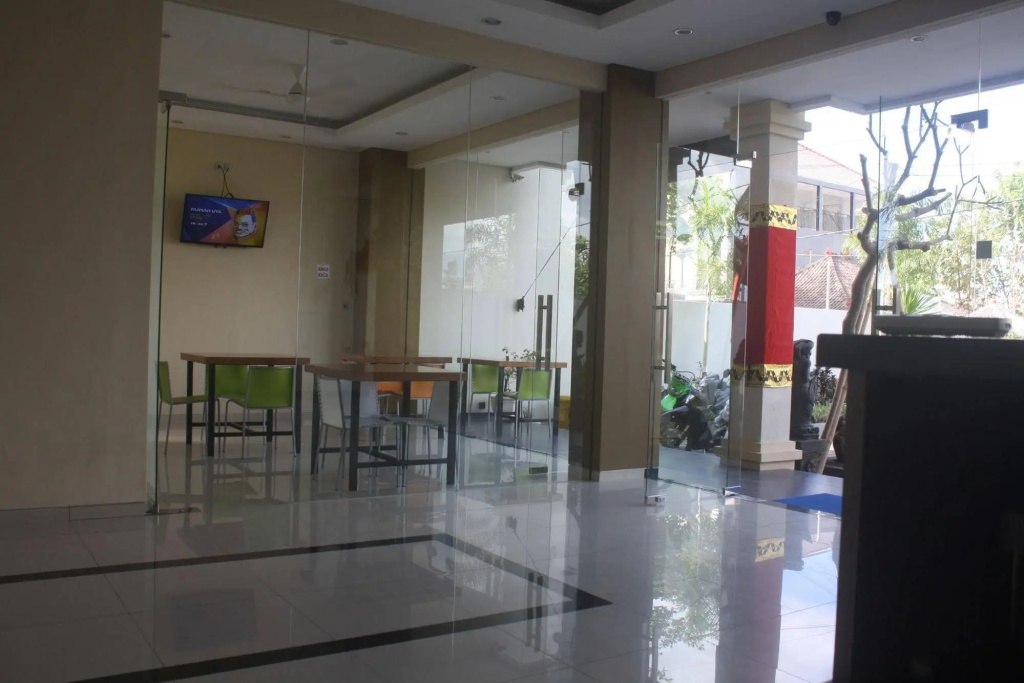 Lobby & Reception