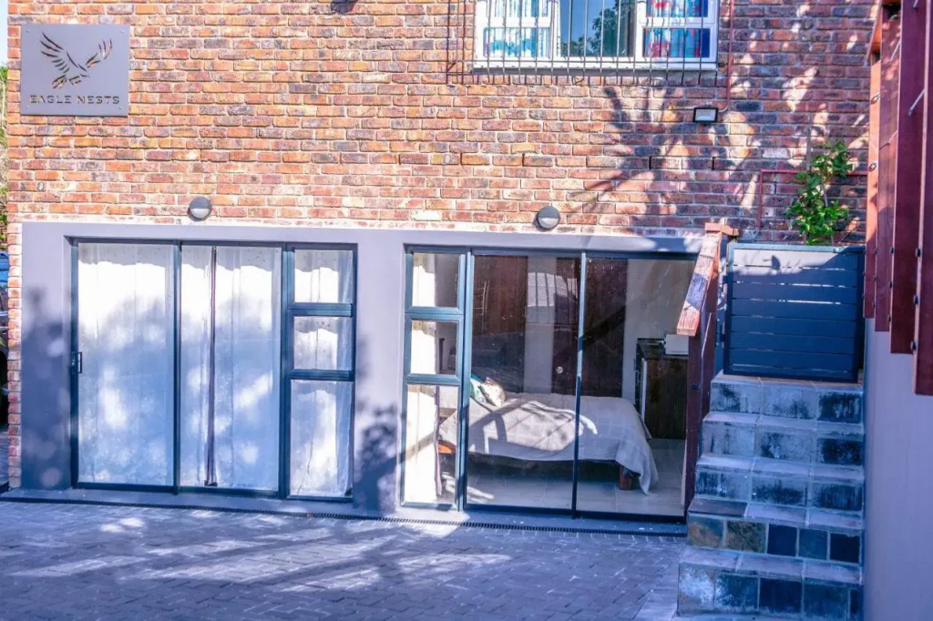 Peaceful 1-bedroom flatlet, 10 min from the beach