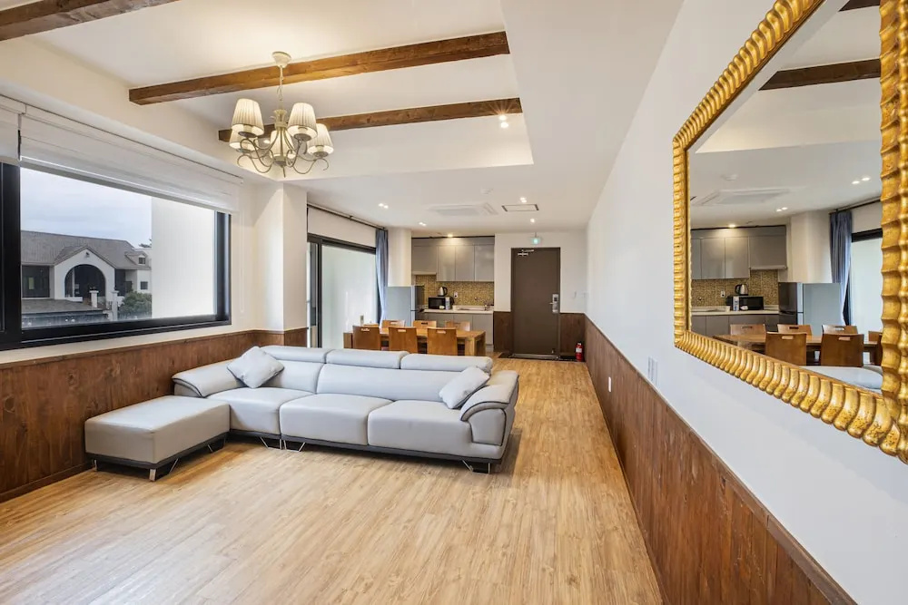 2 Bedrooms Deluxe room with balcony
