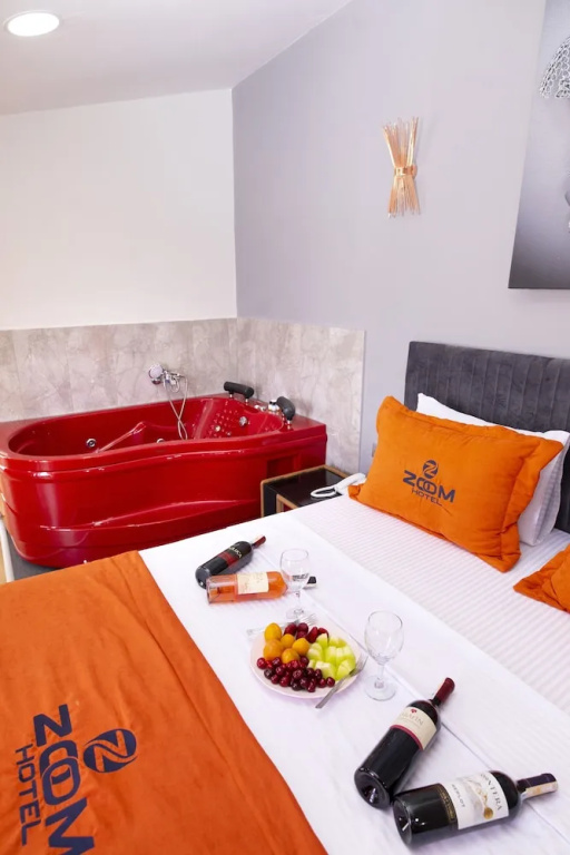 Zoom Hotel — 4