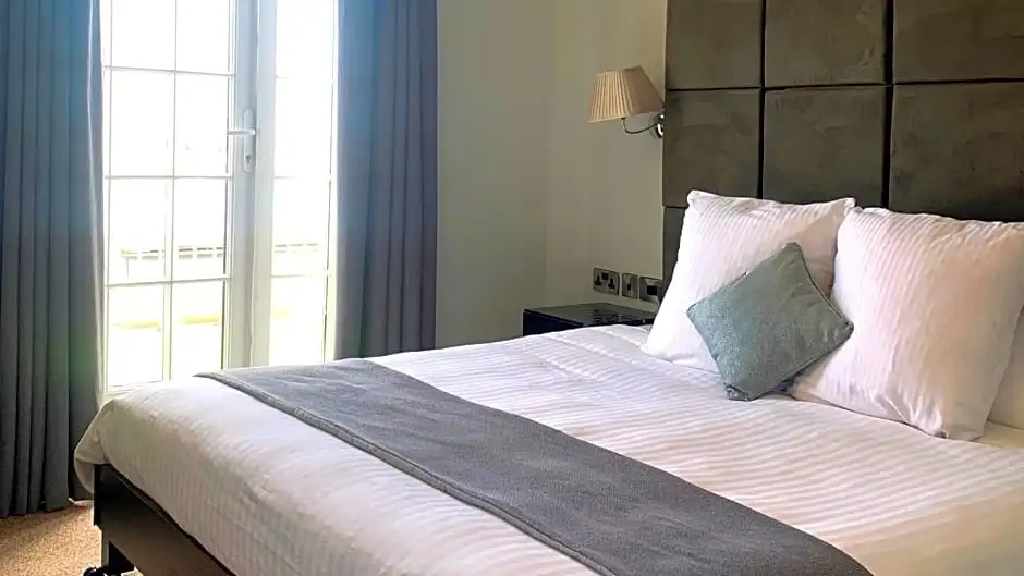 The Cliff Hotel - Chambres