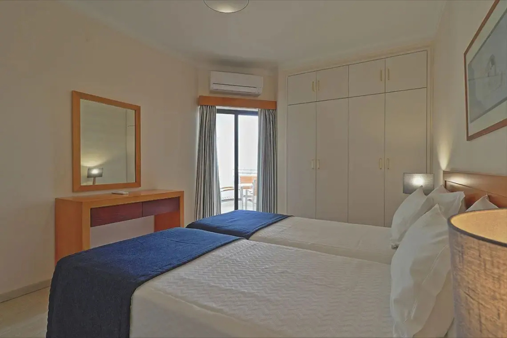1 Bedroom Apartment with pool view