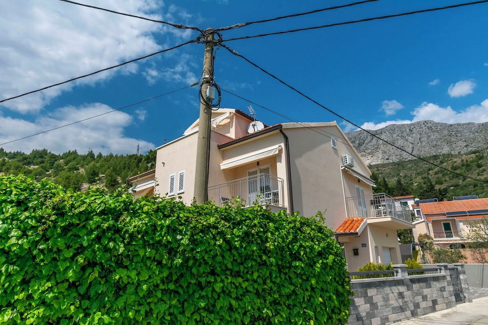 Apartments Mir