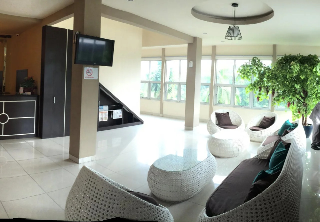 Lobby & Reception
