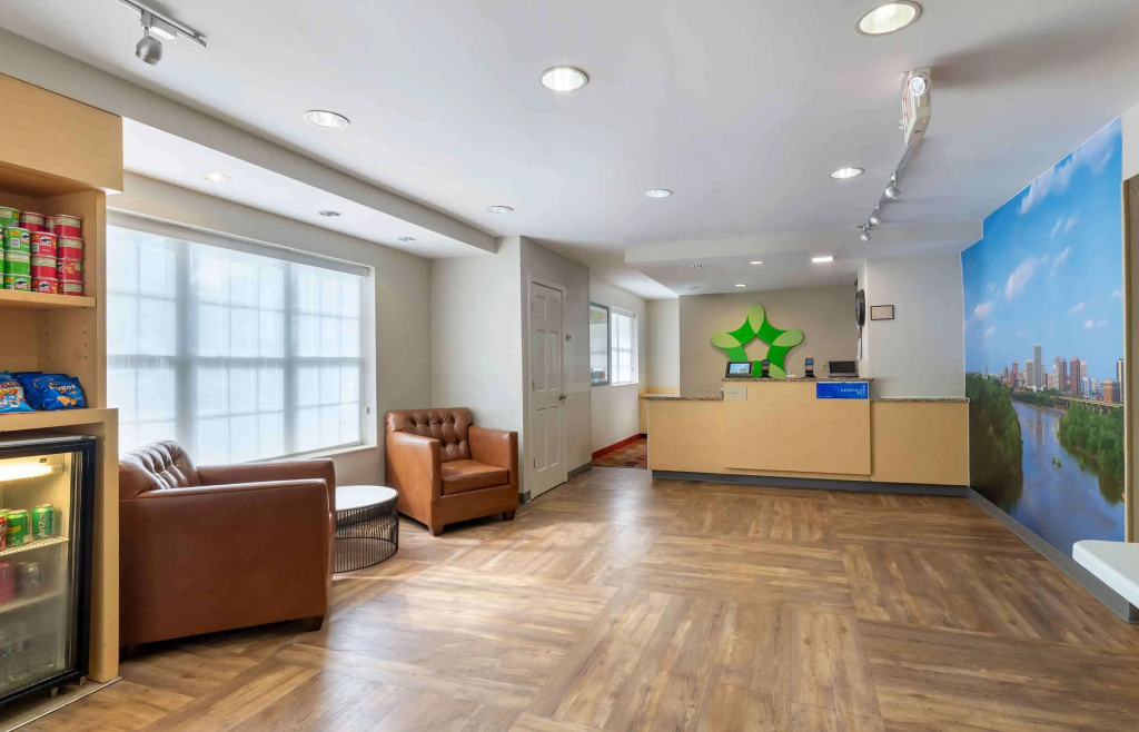 Lobby & Reception