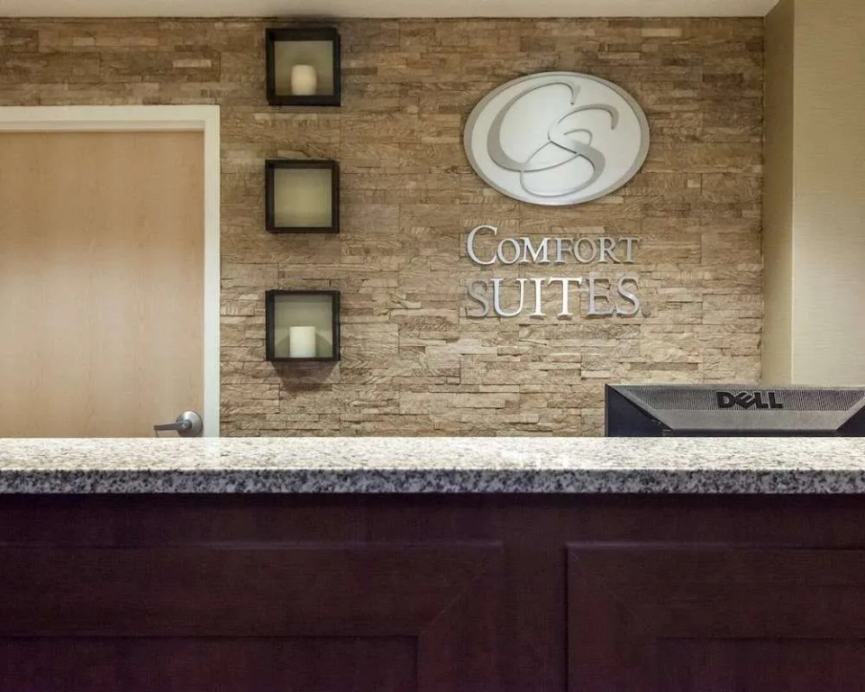 Comfort Suites Central