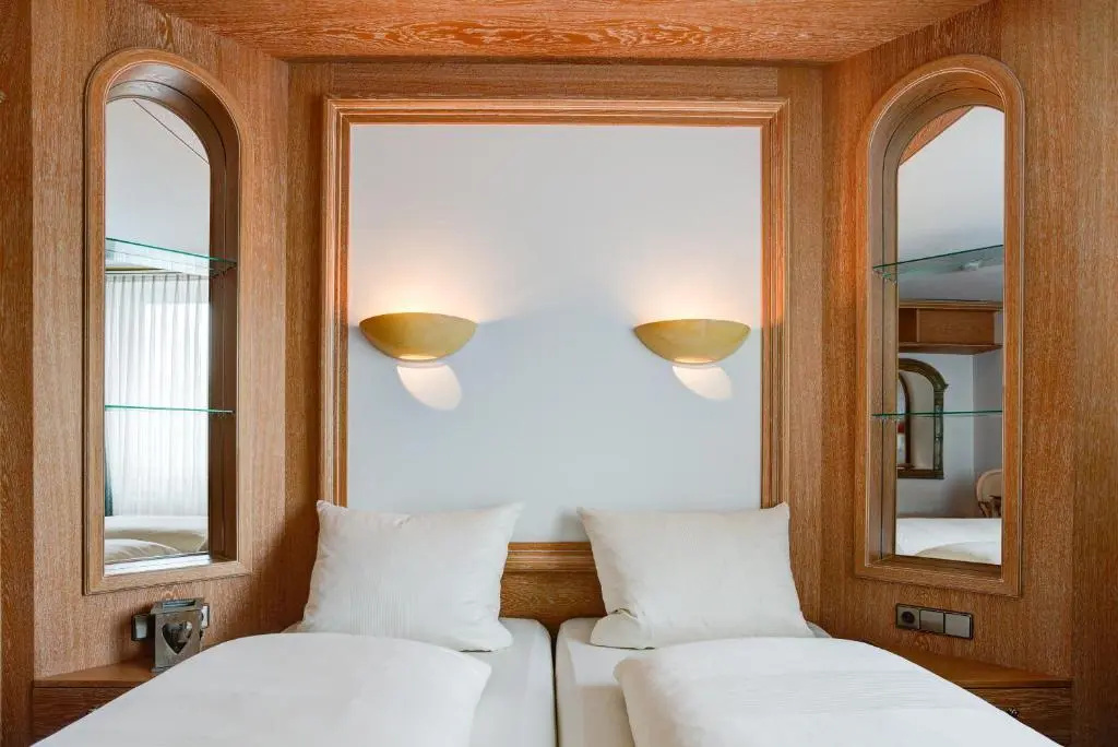 Standard Double room (full double bed)