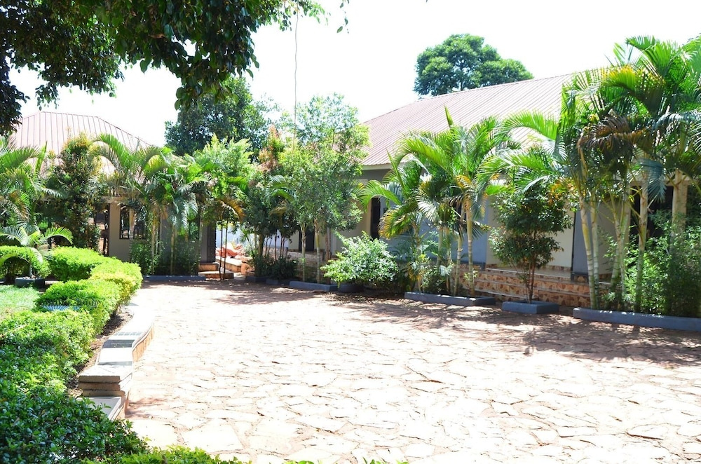Kamfart Safari Lodge