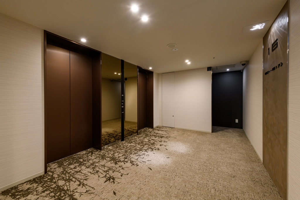 Lobby & Reception