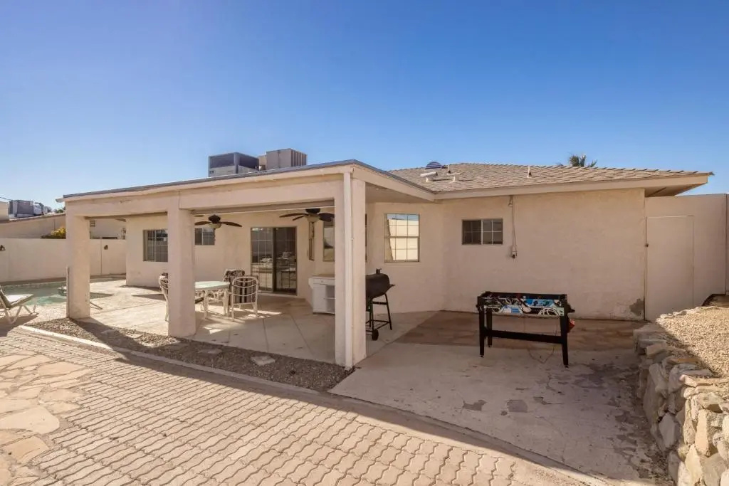 NEW! Desert Pool & Spa Home, Minutes To Beach!
