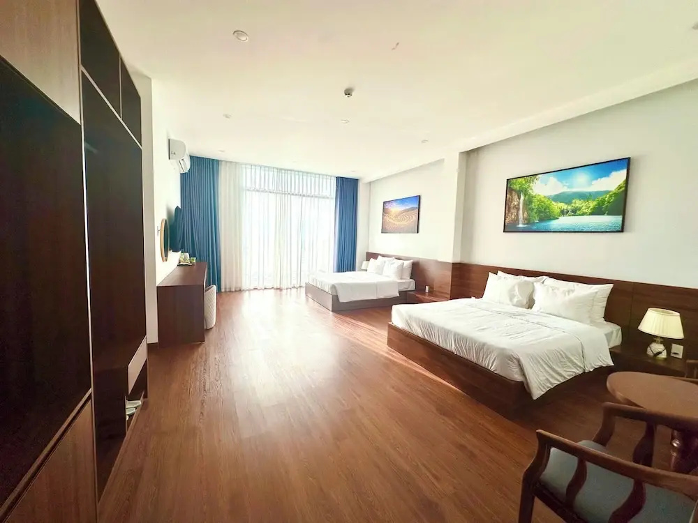 Standard Double Family room with balcony and with sea view (full double bed)