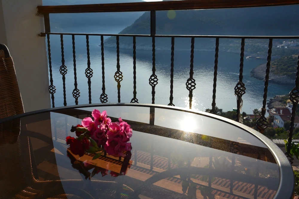 Kalamar Hotel — 1