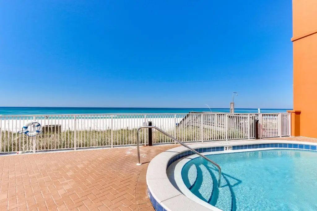 Tropic Winds Condominium - Chambres