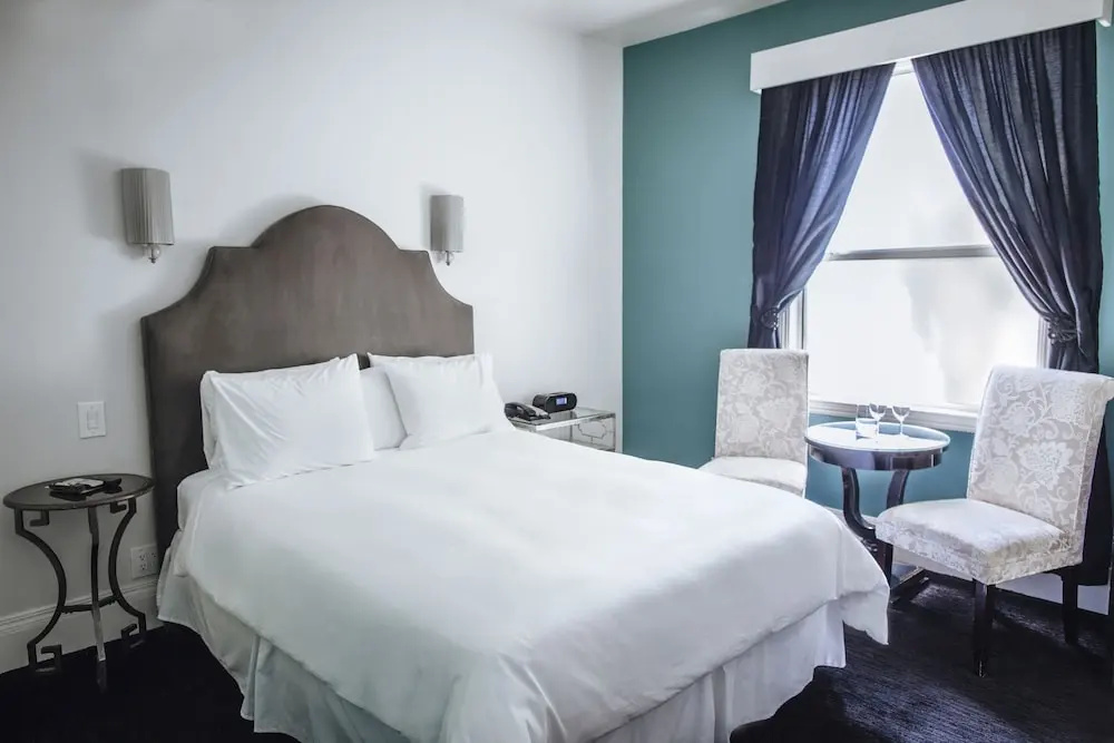 Economy room