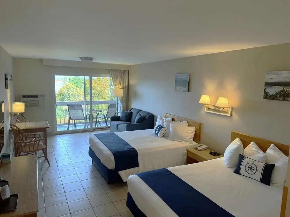 Standard Quadruple room with ocean view