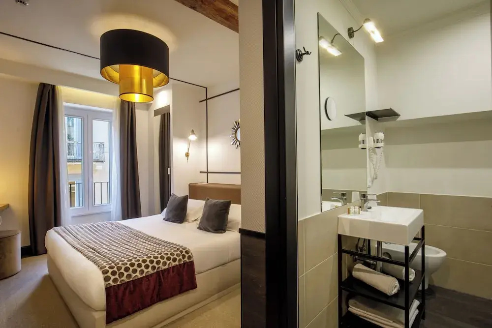 Superior Double room (full double bed)