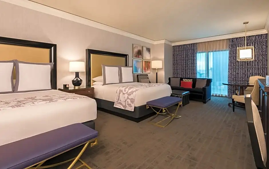 Augustus Double room Fountain View (full double bed)