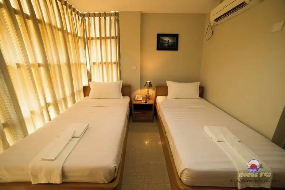 Standard Double room with city view (twin beds)