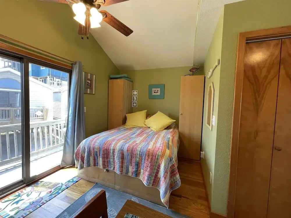 19 Oceans Door West Studio Bedroom Condo by RedAwning