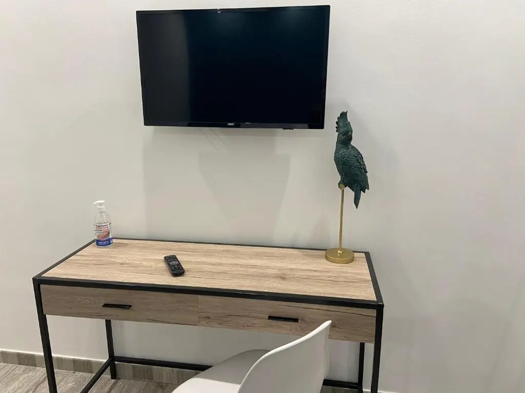 Standard Double room with balcony (full double bed)