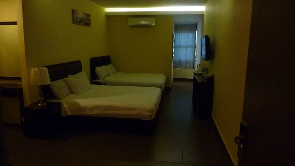 Dm Hotel