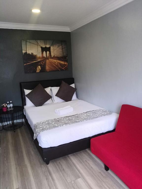 Town View Hotel