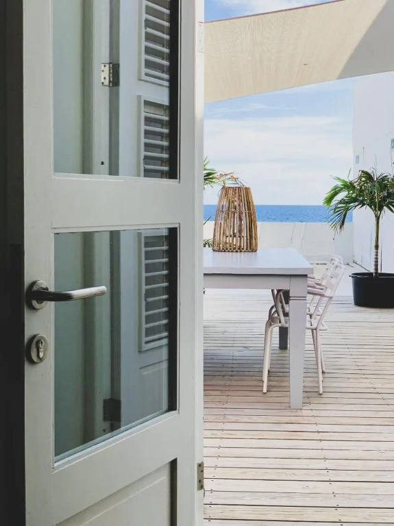 Balcony & Terrace