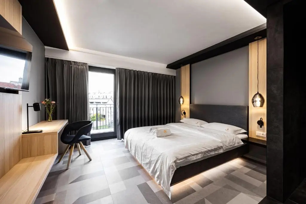 Superior Double room (full double bed)