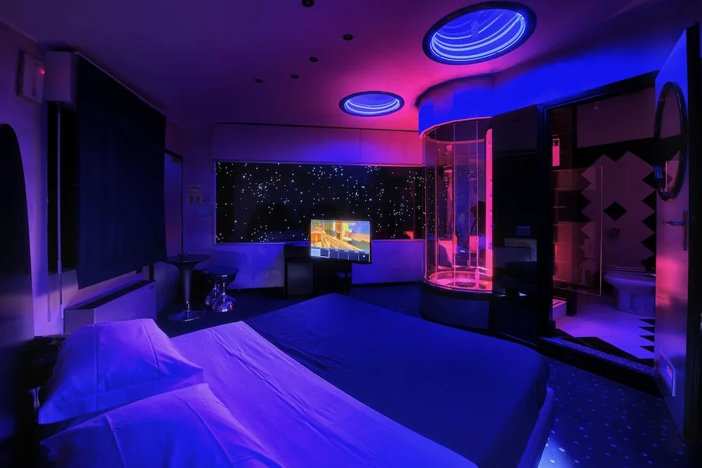 Double Junior Suite (full double bed)