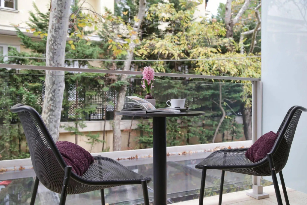 The Y Hotel - Général