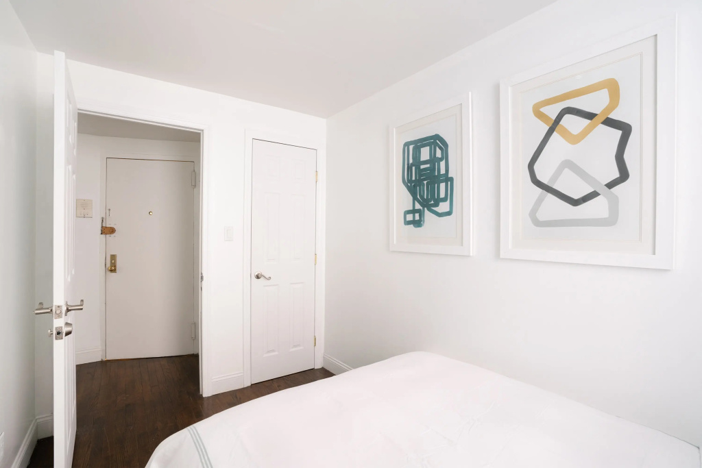 1435-3-3 Bedrooms 2bath W D Prime Upper East