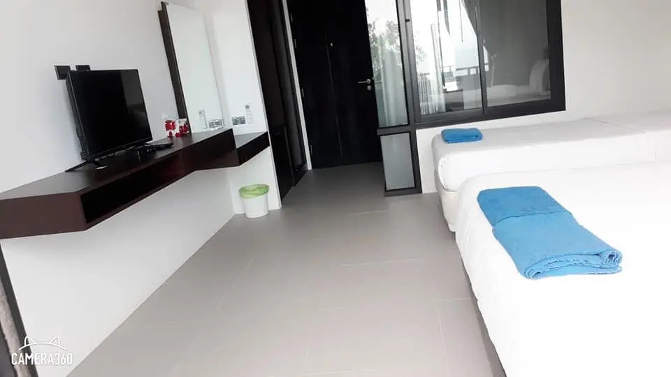 Deluxe Double room (full double bed)