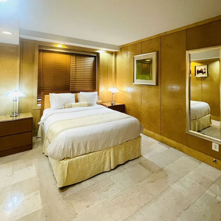 Double Suite (full double bed)